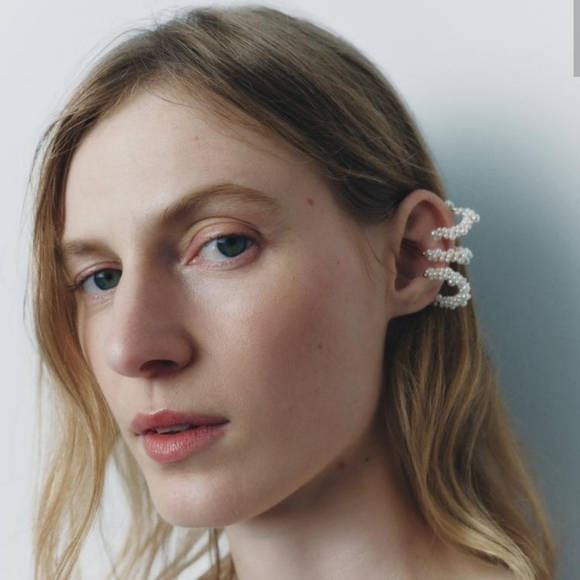 ZARA Pack of Pearl Earcuffs - Picture 2 of 14